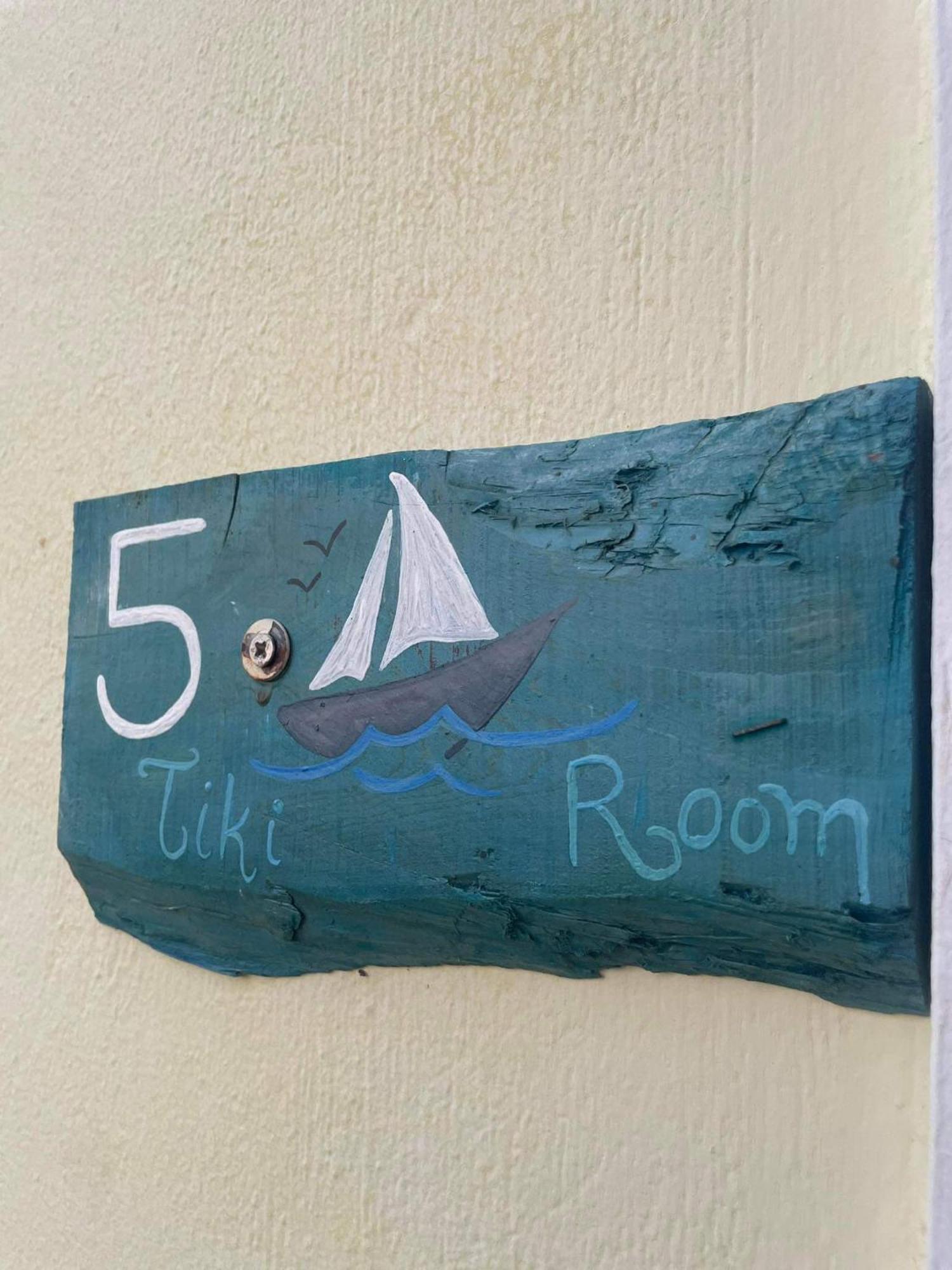 Tiki Rooms Marathókampos Eksteriør billede